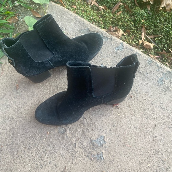Sam Edelman Hanley suede black pull on booties in size 8 with 2.5” heel. - Picture 8 of 11